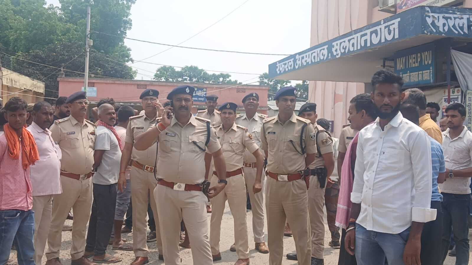 Bhagalpur news स्कूल जा रहे तीन बच्चों को कार ने रौंदा, छात्रा की मौत, दो गंभीर