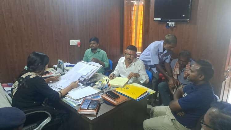 जनता दरबार में 10 मामले की हुई सुनवाई