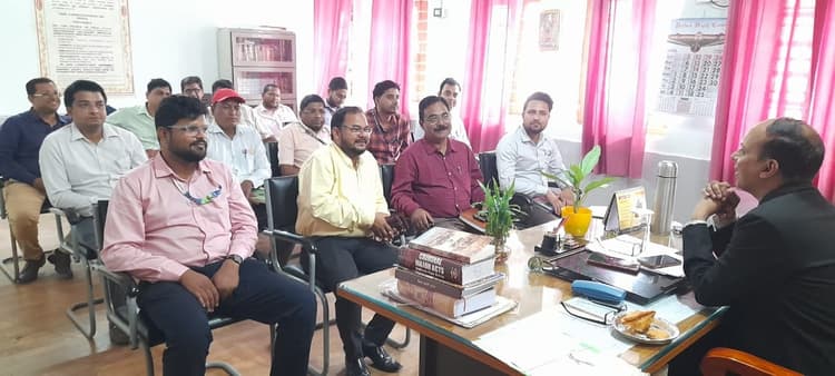 ऋणधारकों को राष्ट्रीय लोक अदालत शिविर में मिले विशेष छूट: डीएलएसए सेक्रेटरी