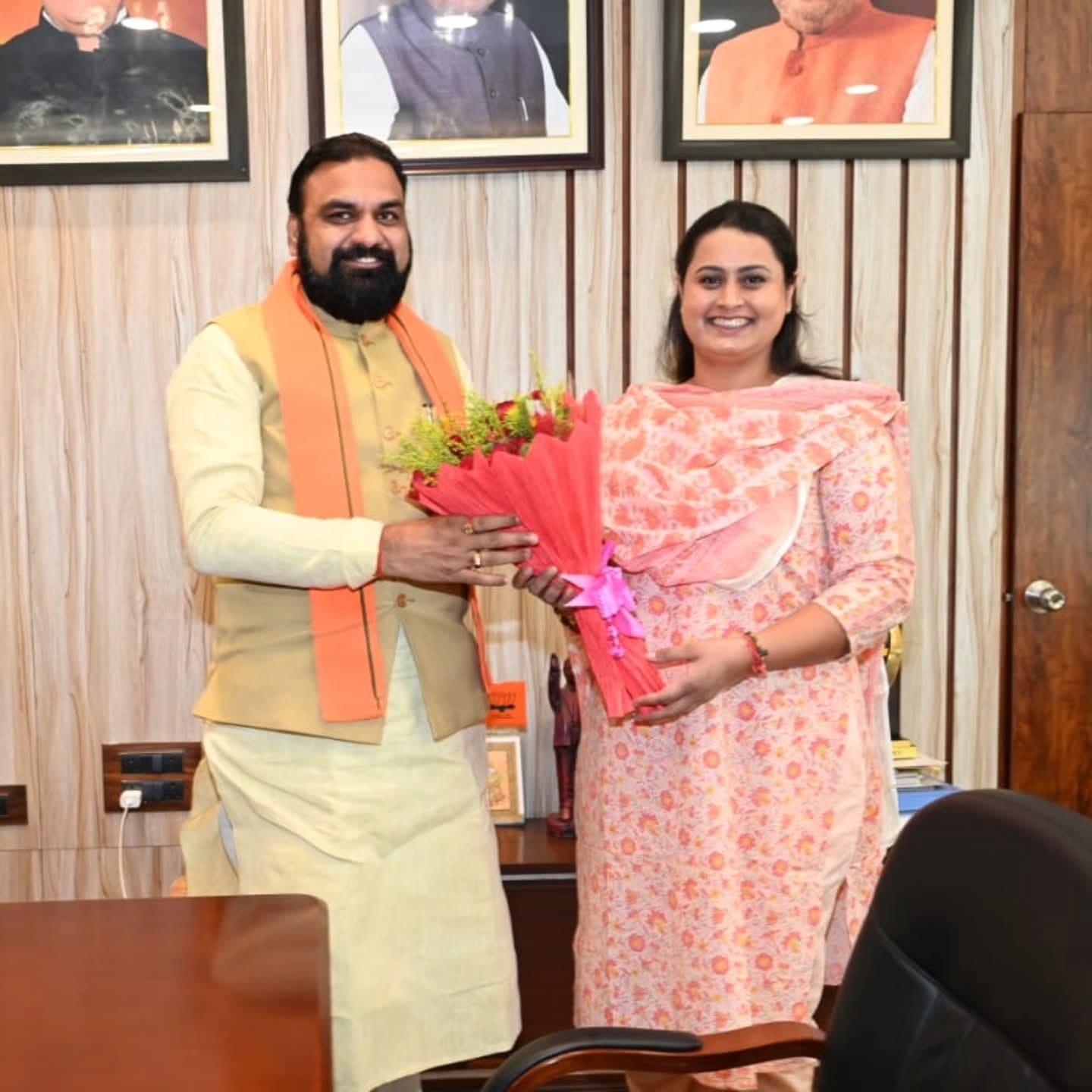 मुख्यमंत्री मिले पूर्व मंत्री श्रेयसी सिंह व पूर्व मंत्री दामोदर रावत