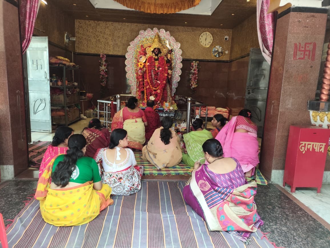 बूढ़ी काली मंदिर सहित विभिन्न मंदिरों में अमावस्या पर हुई मां काली की विशेष पूजा-अर्चना
