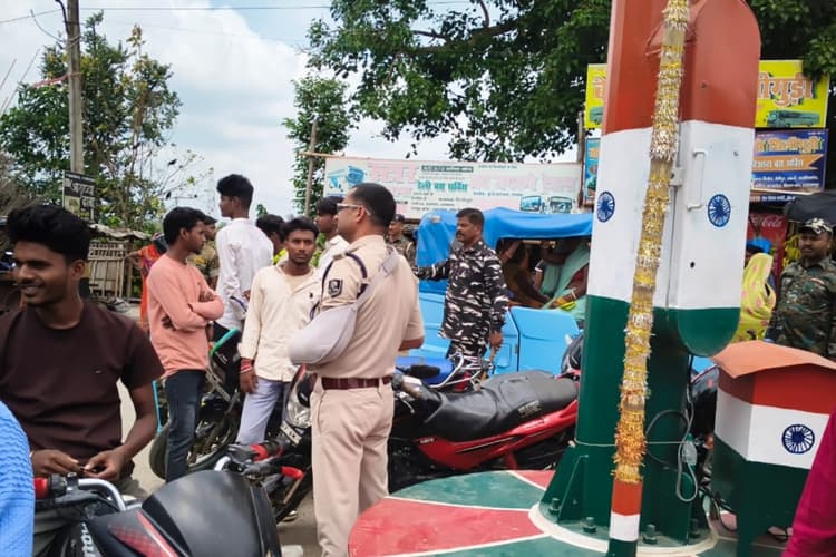 Darbhanga: एसएच-56 बेर चौक पर पुलिस की कार्रवाई, 28 चालकों से जुर्माना वसूला गया