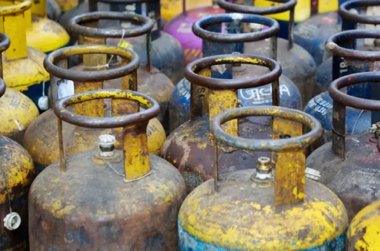 बंगाल में गैस सिलेंडर हुआ महंगा, कोलकाता में अब देने होंगे इतने रुपये