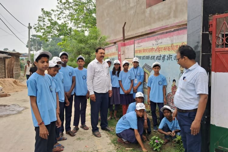 Begusarai News: अंतरराष्ट्रीय जैव विविधता दिवस पर क्विज का आयोजन, दिया गया पर्यावरण संरक्षण का संदेश