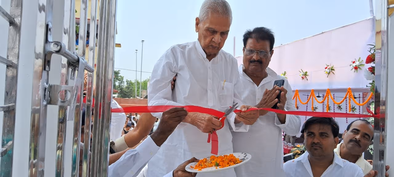 लड्डूलाल मंडल की प्रतिमा का अनावरण, उपमुख्यमंत्री विजेन्द्र प्रसाद यादव ने फीता काटकर किया उद्घाटन