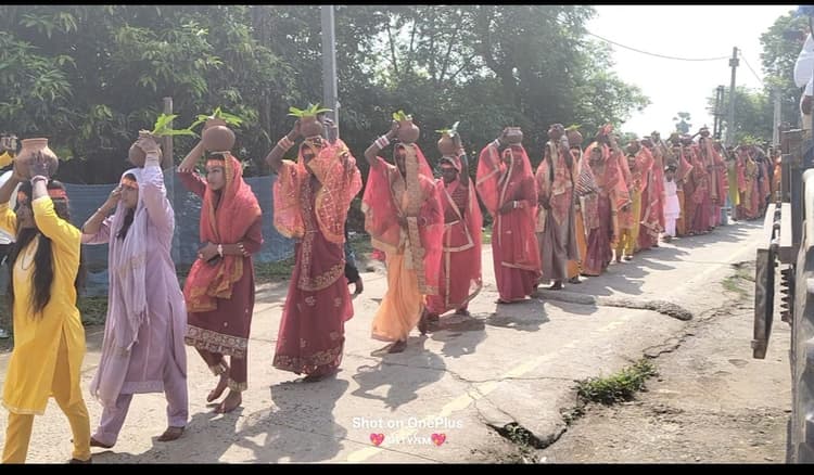 लक्ष्मीपुर में 48 घंटे के अखंड रामधुन का शुभारंभ, 201 कन्याओं ने निकाली कलश शोभायात्रा