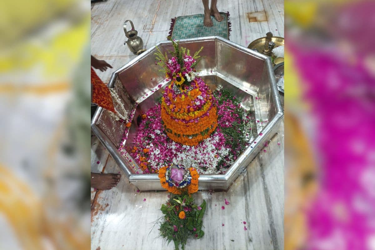 Aaj Ka Darshan: हर-हर महादेव के उद्घोष से गूंजा मुजफ्फरपुर, पं. बैजू पाठक ने किया बाबा का षोड्शोपचार पूजन