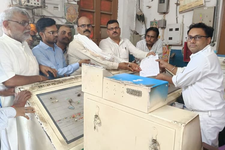 डुमरांव स्टेशन पर 14 जून को होगा विशाल धरना, रेलयात्री कल्याण समिति ने बनाई आंदोलन की रणनीति