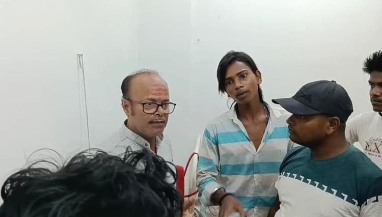सोनवर्षा पीएचसी में चिकित्सक से मारपीट व जान से मारने की धमकी, चिकित्सक ने प्राथमिकी के लिए दिया आवेदन