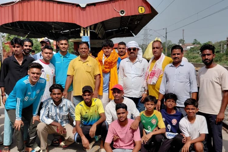 Buxar News: चौगाईं के आशुतोष ने बढ़ाया बिहार का मान, पहले ही प्रयास में जीता I-League 3 का खिताब
