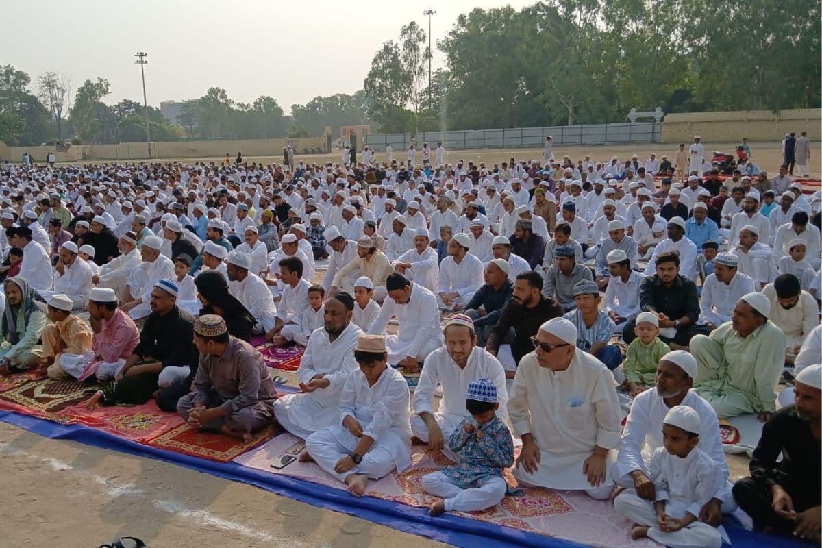 गया जी में खुशहाली व भाईचारे के साथ मनाया गया बकरीद का त्योहार, मस्जिदों और ईदगाहों में अदा की गई सामूहिक नमाज