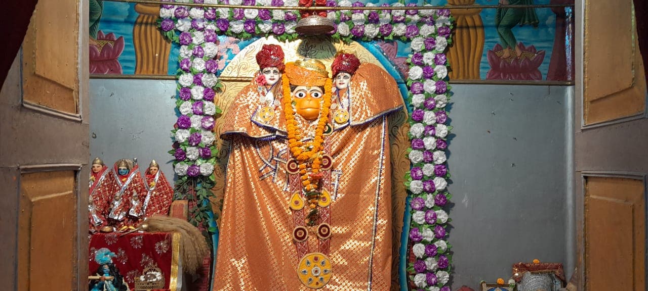 बड़ा महावीर स्थान में उमड़ी श्रद्धालुओं की भीड़, संकटमोचन के दर्शन कर सुख-समृद्धि की मांगी दुआ