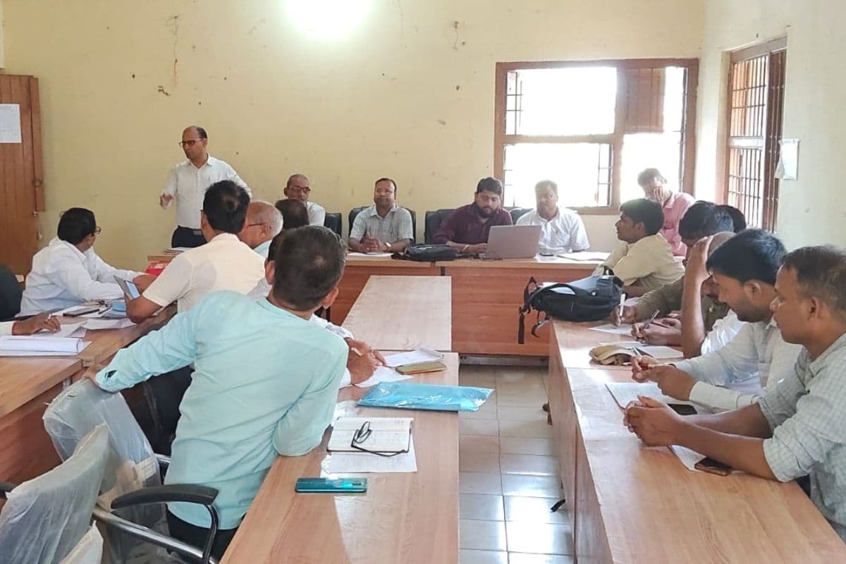 Begusarai News: नावकोठी में मकान सूचीकरण कार्य अंतिम दौर में, प्रगणकों को देना होगा प्रमाण पत्र