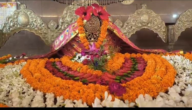 शक्तिपीठ मां बाला त्रिपुर सुंदरी जगदंबा मंदिर में उमड़ा आस्था का सैलाब, मंगलवार को विशेष पूजन