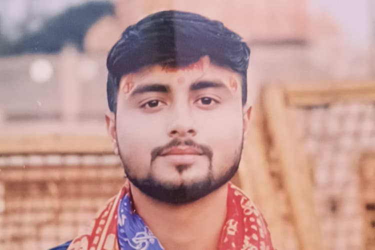 बेगूसराय में युवक ने फांसी लगाकर की आत्महत्या, कमरे में पंखे से लटका मिला शव