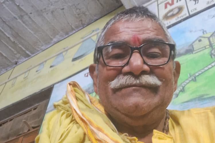 शेखपुरा में करंट लगने से सेवानिवृत्त शिक्षक की मौत, सफाई के दौरान हुआ हादसा