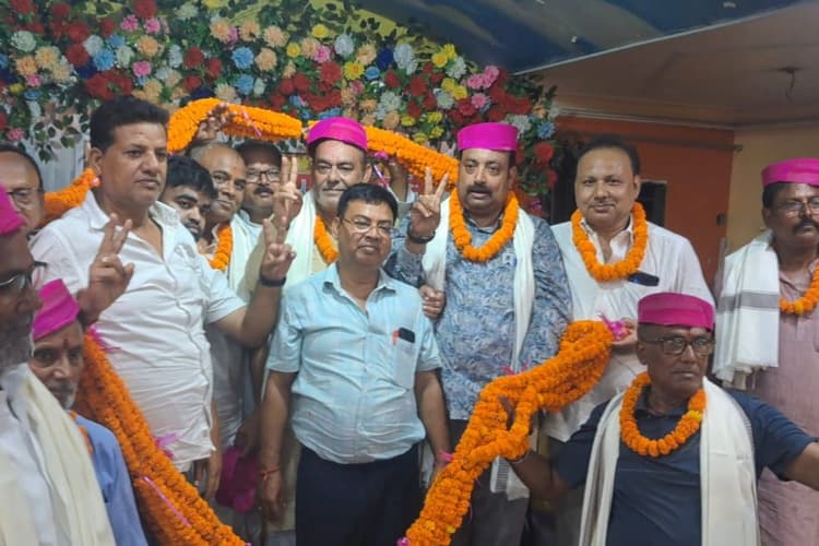 समस्तीपुर में रौनियार वैश्य समिति की बड़ी बैठक: मनोज कुमार गुप्ता बने जिलाध्यक्ष, कल्याणपुर के संजय कार्यकारी अध्यक्ष