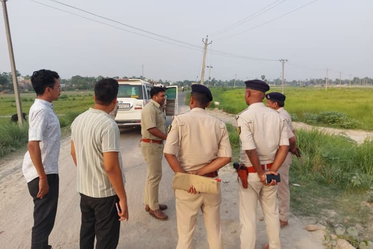 Saran News: तरैया में 20 लाख की ज्वेलरी लूटकांड की जांच में पहुंचे SSP विनीत कुमार, जल्द गिरफ्तारी का निर्देश