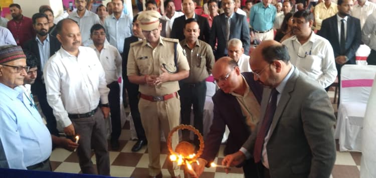 राष्ट्रीय लोक अदालत में उमड़ी पक्षकारों की भीड़, 23 बेंचों के माध्यम से हुआ मामलों का त्वरित निपटारा