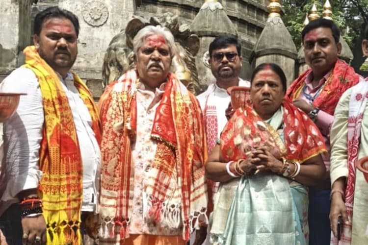 कामाख्या मंदिर में विधानसभा अध्यक्ष ने की पूजा-अर्चना, बिहारवासियों के सुख-समृद्धि के लिए की प्रार्थना