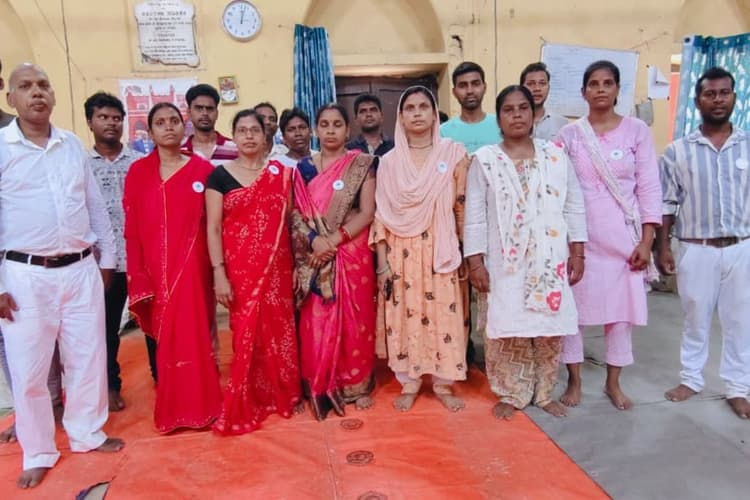 Arrah News: द होली सेवियर चर्च में शिक्षक प्रशिक्षण समर कैंप का आयोजन, नैतिक शिक्षा देने की दी गयी जानकारी