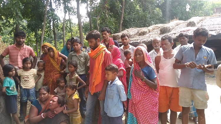 ट्रक की चपेट में आने से मवेशी चरा रहे युवक की मौत, परिवार पर टूटा दुखों का पहाड़