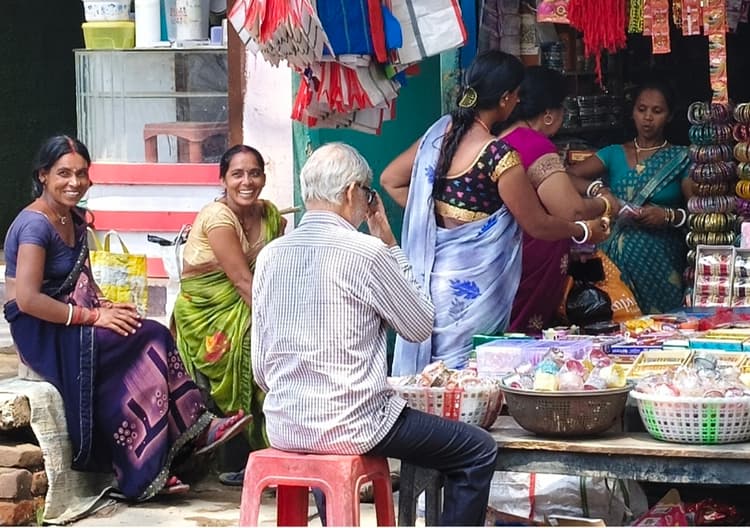 वट सावित्री पूजा कल, सुहागिन महिलाएं रखेंगी अखंड सौभाग्य का व्रत