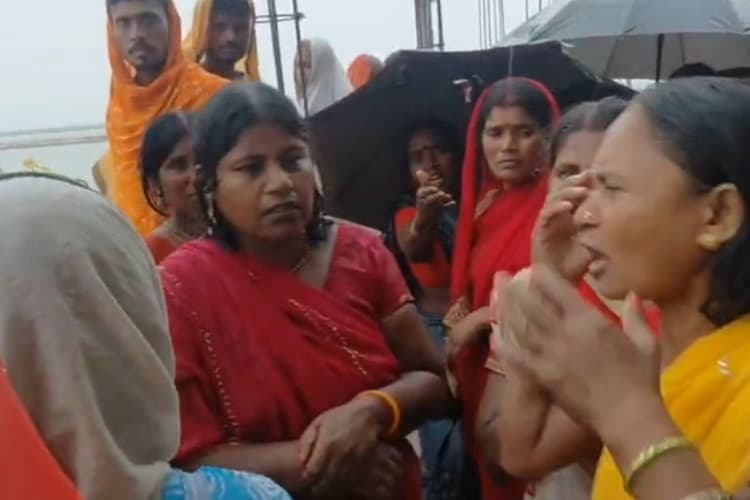 पटना में लगातार दूसरे दिन बड़ा हादसा; स्नान के दौरान गंगा नदी में डूबे तीन श्रद्धालु, दो को बचाया गया, एक लापता