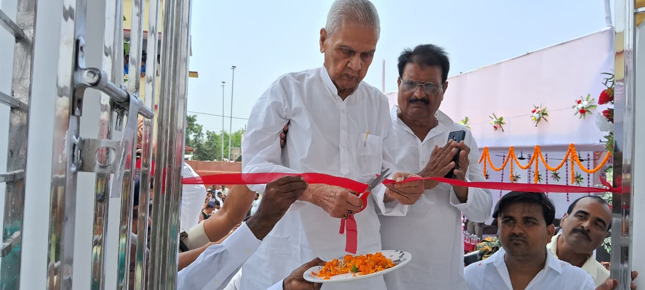 लड्डूलाल मंडल की प्रतिमा का अनावरण, उपमुख्यमंत्री विजेन्द्र प्रसाद यादव ने फीता काटकर किया उद्घाटन