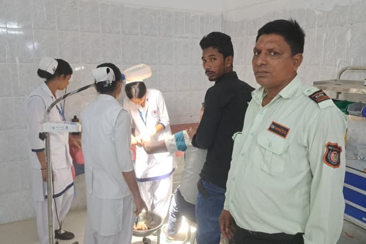मुंगेर के बेगमपुर के पास तेज रफ्तार बाइक की टक्कर, युवक गंभीर रूप से घायल