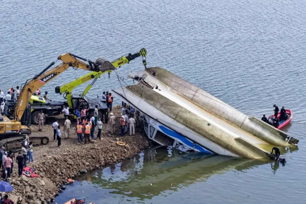 Bettiah News jabalpur cruise accident bihar labourers rescue mp government