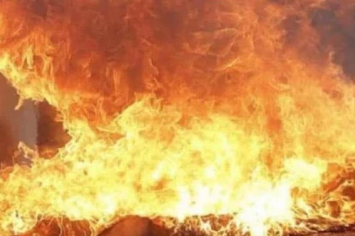 Bettiah News lal bazar durga shakti hardware shop fire incident mayor visited