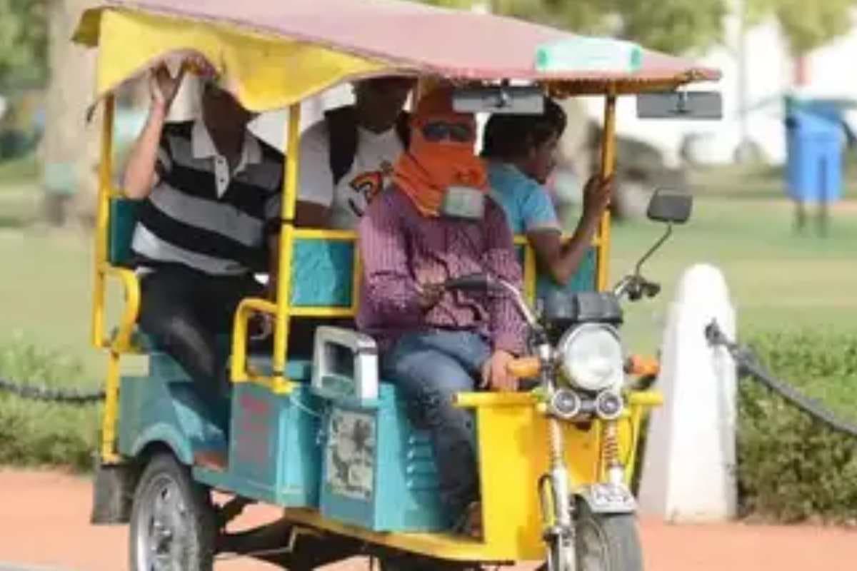 बेतिया: लौरिया में टोटो चालक को नशा सुंघाकर बड़ी लूट, पीड़ित अस्पताल में भर्ती, जांच शुरू