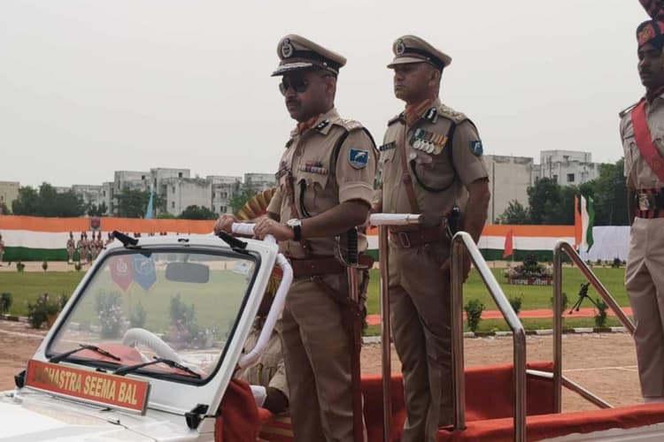 बेतिया: 36 सप्ताह की कठिन ट्रेनिंग के बाद बिहार पुलिस को मिले 152 नए जवान