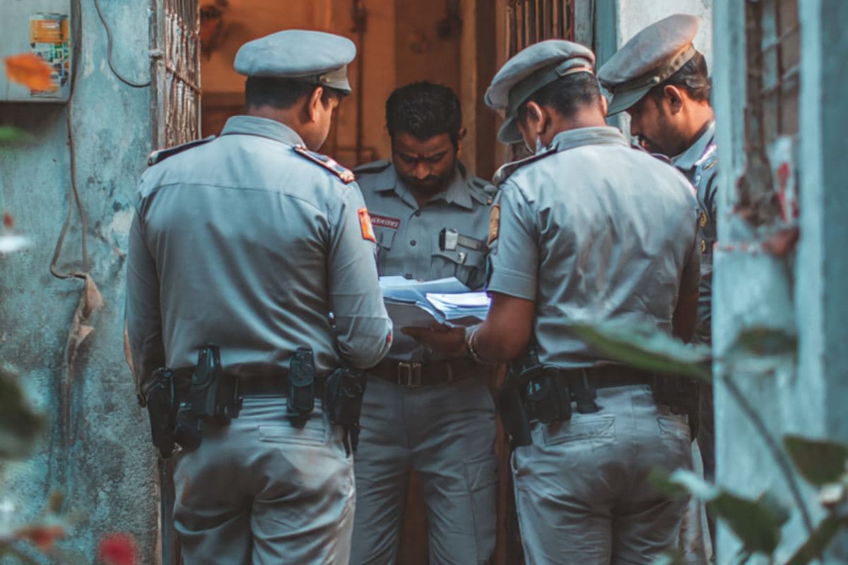 Bettiah News sathi police raid arms smuggler ranu singh detained lachnauta village