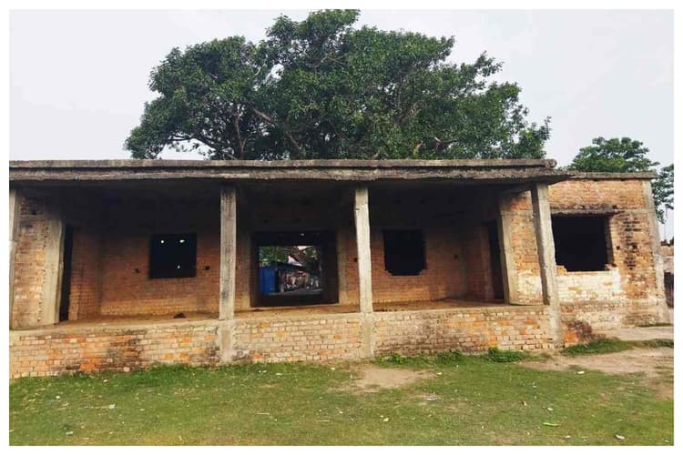 Bettiah News: चंपारण में खेल प्रतिभाओं से क्रूर मजाक, अधूरे भवन को देख खिलाड़ियों में बढ़ा भारी रोष