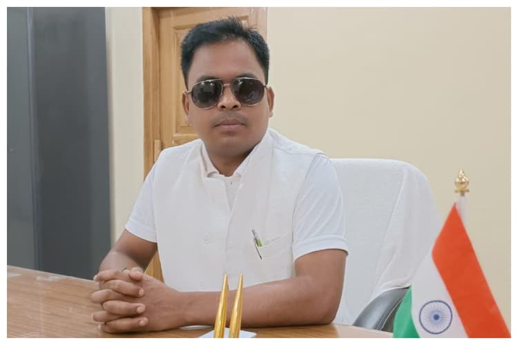 Bettiah News: जिला परिषद अध्यक्ष की कुर्सी बचेगी या जाएगी, आज होगी अग्निपरीक्षा