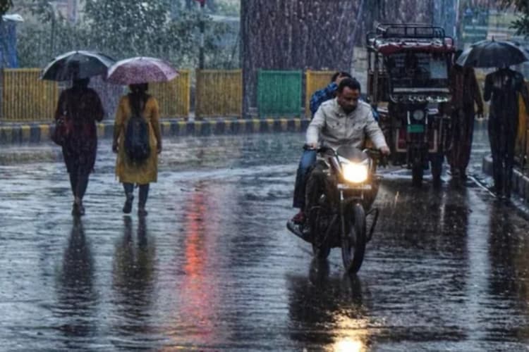 बेतिया में झमाझम बारिश और तेज हवाओं का अलर्ट, मौसम विभाग ने दी चेतावनी