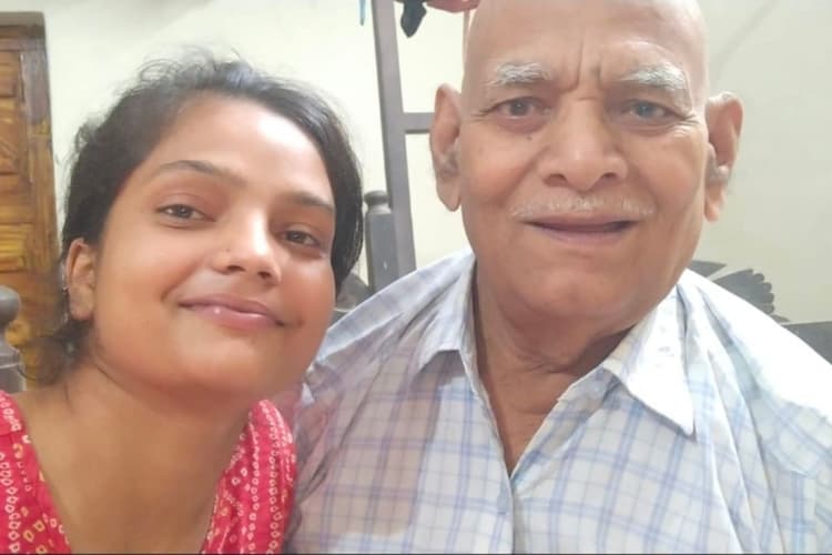 जमुई में दादा का अधूरा सपना पोती ने किया पूरा, पायल की सफलता पर छलक उठीं पूर्व पुलिस अधिकारी की आंखें
