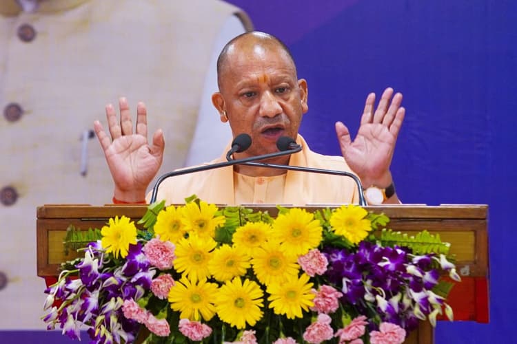 त्योहारों में बाधा डालने वालों को सीएम योगी की चेतावनी, कहा- रावण और कंस जैसी होगी दुर्गति