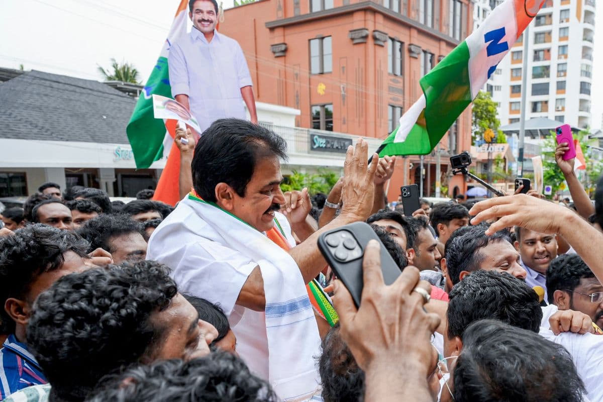 Congress MP KC Venugopal celebrates Congress MP KC Venugopal celebrates