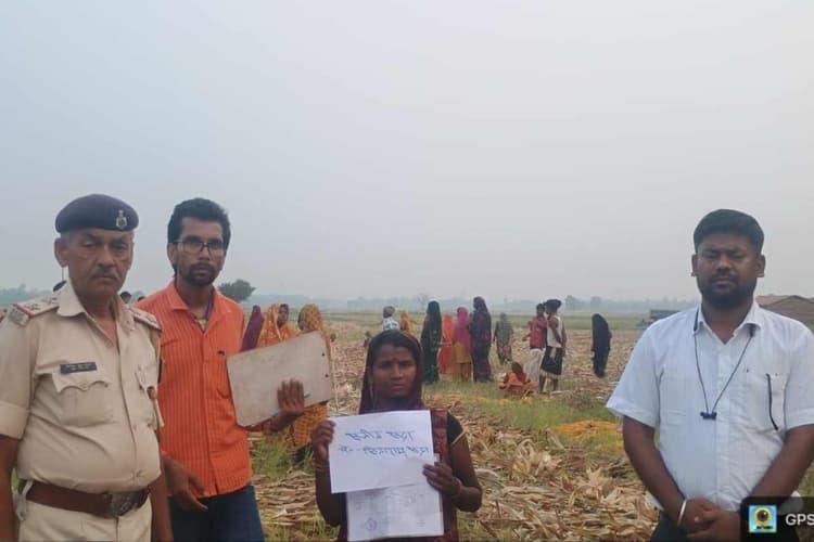 दरभंगा : गरीबों को मिला हक, कोर्ट के आदेश पर 40 पर्चाधारियों को जमीन पर मिला कब्जा