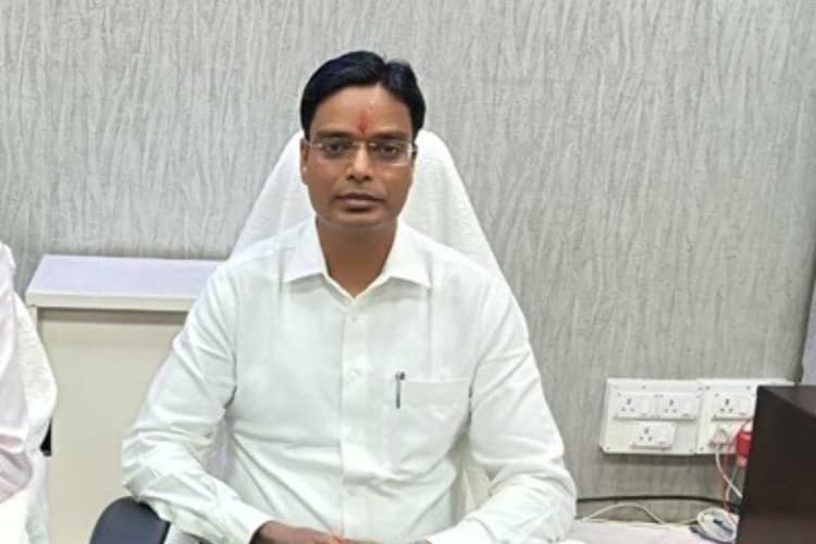 दरभंगा: पीएचईडी की बैठक में बिफरे डीएम, खराब चापाकलों को तुरंत दुरुस्त करने का अल्टीमेटम