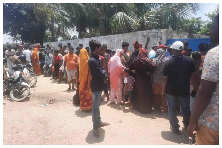 Darbhanga News: रसोई गैस के लिए मची हाहाकार, चिलचिलाती धूप में तपने को मजबूर हुए सैकड़ों उपभोक्ता