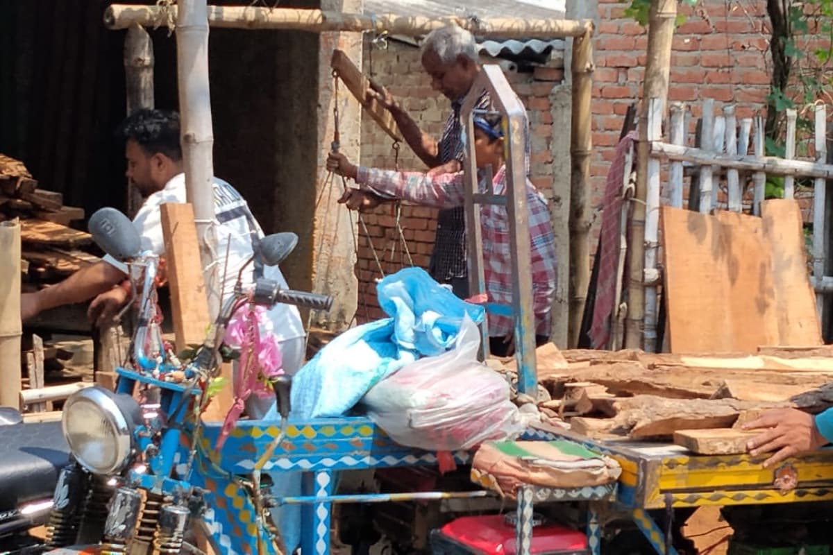 Darbhanga News: गैस सिलेंडर की कमी, जलावन की कीमतों ने तोड़ा रिकॉर्ड