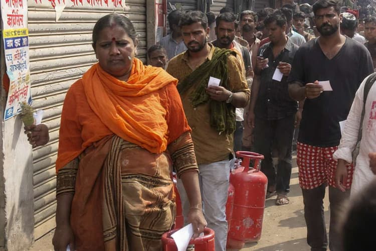 Darbhanga: मनीगाछी में गैस का संकट, बेटी की शादी फिर भी नहीं मिला सिलेंडर