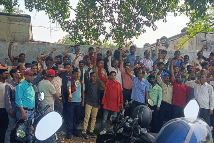 धनबाद : टाटा स्टील के भेलाटांड कोलियरी में ठेका मजदूरों की अनिश्चितकालीन हड़ताल, उत्पादन ठप