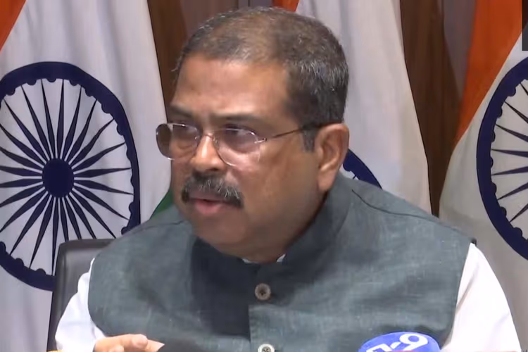 धर्मेंद्र प्रधान ने कहा- NEET परीक्षा की व्यवस्था में जो चूक हुई, उसकी हम जिम्मेदारी लेते हैं, दोषियों को बख्शा नहीं जाएगा