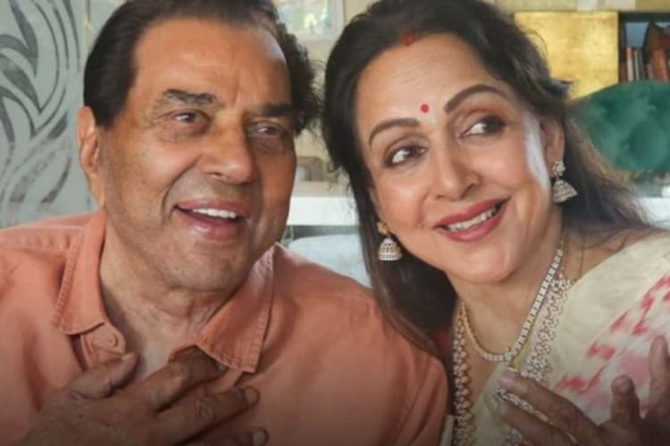 Padma Vibhushan 2026: धर्मेंद्र को पद्म विभूषण मिलने पर इमोशनल हुईं हेमा मालिनी, बोलीं- पूरा परिवार गर्व महसूस कर रहा