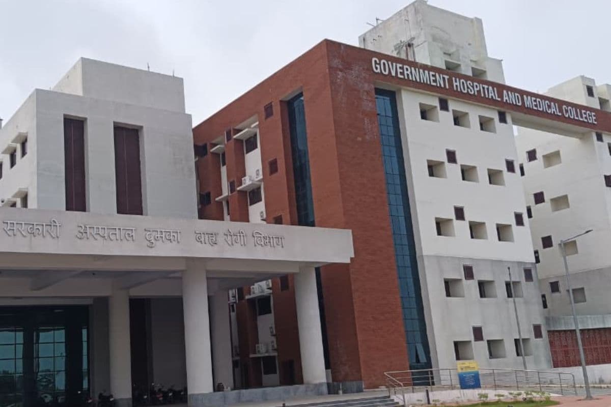 दुमका में मेडिकल कॉलेज अस्पताल के नाम को लेकर सियासत तेज